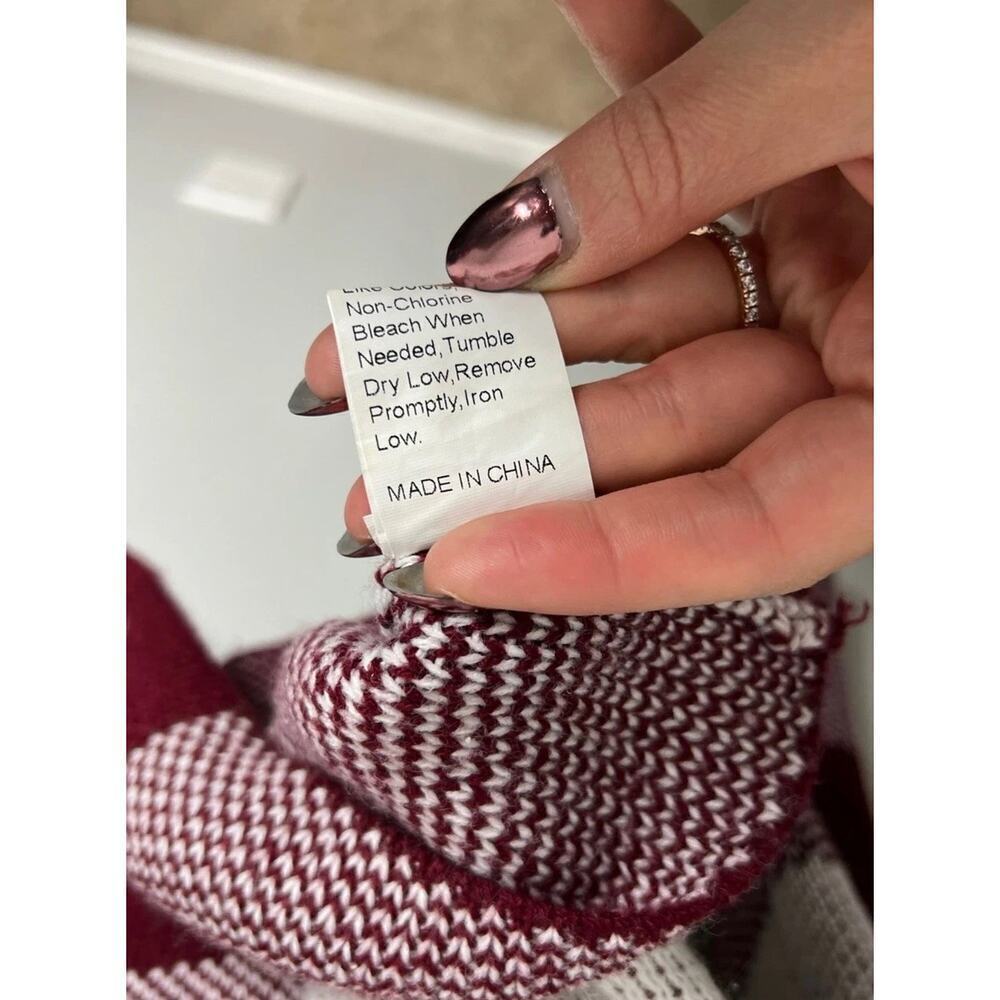 Shein Burgundy White Checkered Knit Sweater Size Medium Cropped Long Sleeve Wm’s - Picture 5 of 7